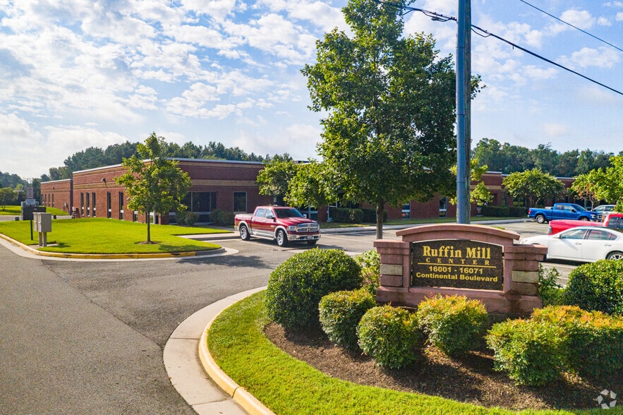 More Photos Of 16001-16071 Continental Blvd, Colonial Heights Unknown For Sale