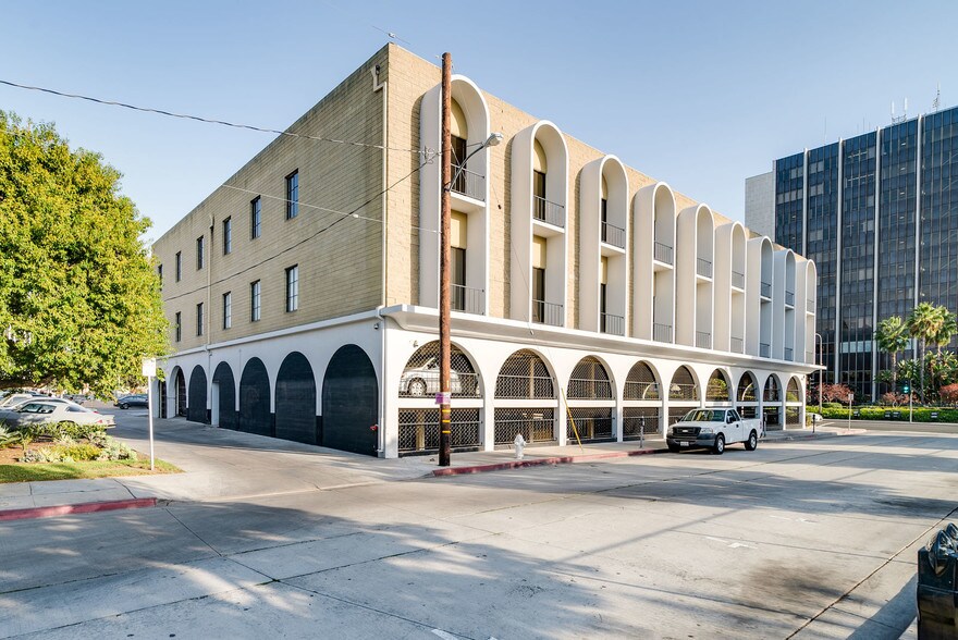 More Photos Of 615 W Civic Center Dr, Santa Ana Office For Lease