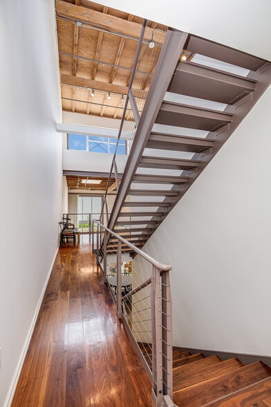 More Photos Of 2100 Abbot Kinney Blvd, Venice Office For Lease