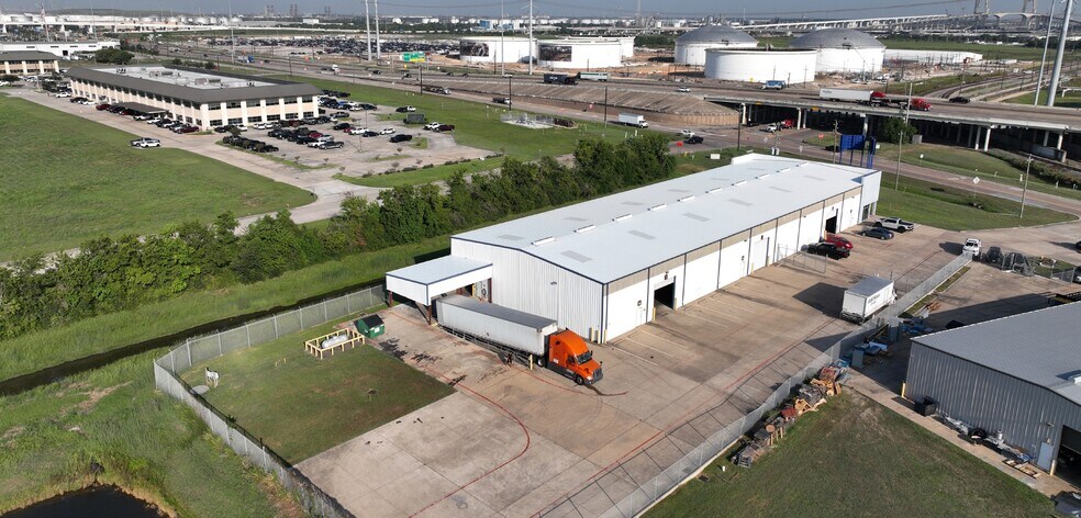 Primary Photo Of 4800 Railroad St, Deer Park Warehouse For Lease