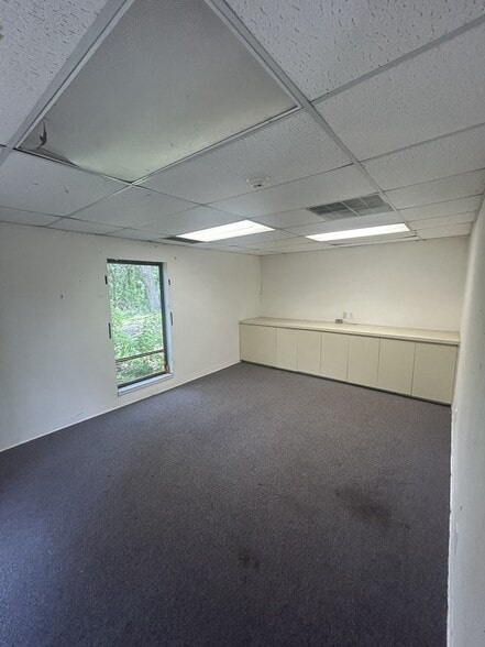 More Photos Of 4242 Gypsy St, Sarasota Warehouse For Sale