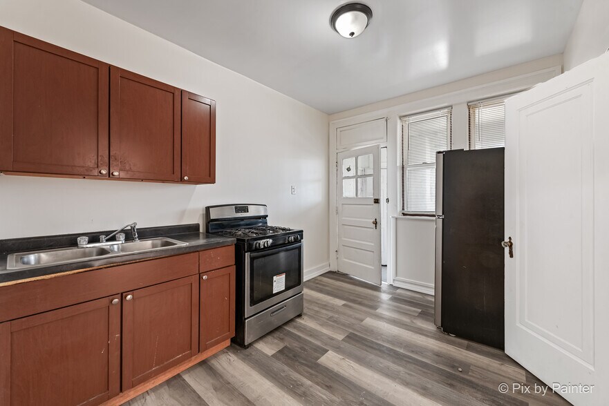 More Photos Of , Chicago Multifamily For Sale