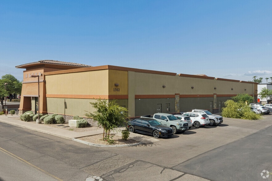 More Photos Of 1342 W Warner Rd, Tempe Unknown For Lease