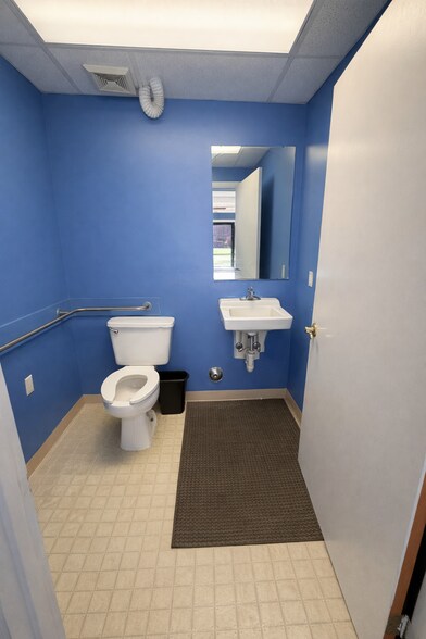 More Photos Of 1601 A E Geer St, Durham Light Manufacturing For Lease