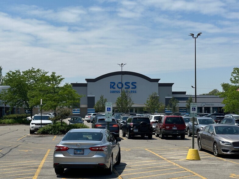 Primary Photo Of 9410-9466 Skokie Blvd, Skokie Unknown For Lease