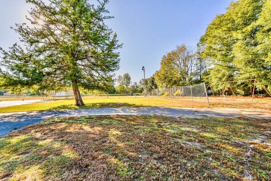 More Photos Of 3901 Raeford Rd, Fayetteville Religious Facility For Lease
