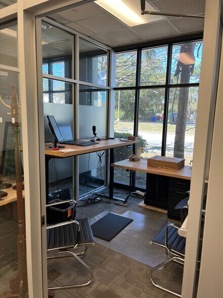 More Photos Of 975 Johnnie Dodds Blvd, Mount Pleasant Medical For Lease