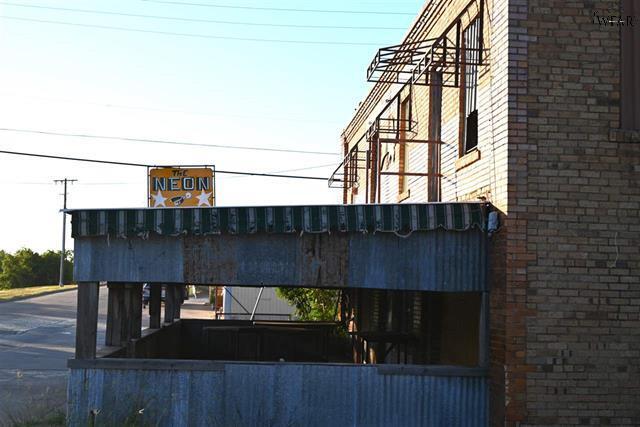 More Photos Of 200 N Burnett St, Wichita Falls Freestanding For Sale