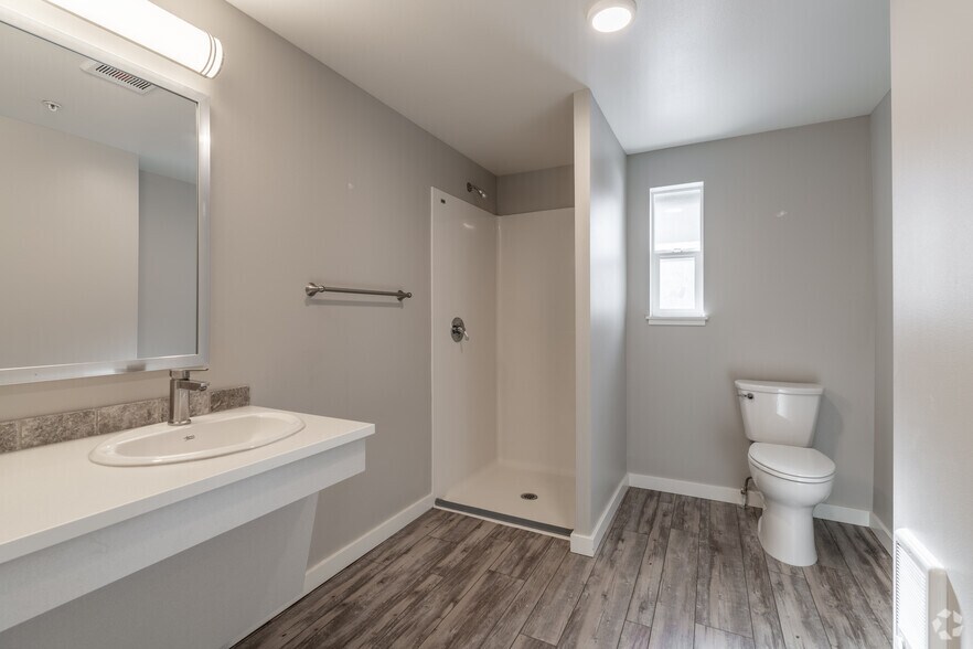 More Photos Of 2320 NW Lakeside Pl, Bend Multifamily For Sale