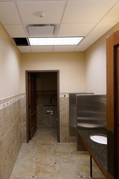 More Photos Of 222 N President St, Jackson Office Residential For Sale