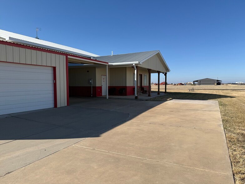 More Photos Of 12880 Wandering Rd, Amarillo Flex For Sale