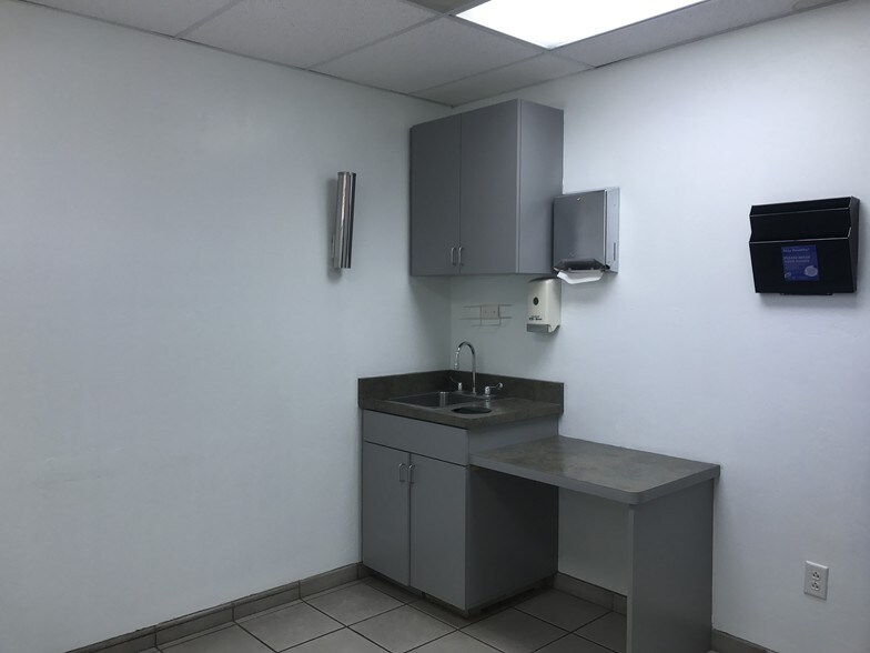 More Photos Of 1310 W St Marys Rd, Tucson Medical For Lease