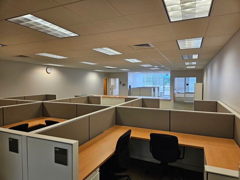 More Photos Of 4525 Sunset Blvd, Steubenville Storefront Retail Office For Lease