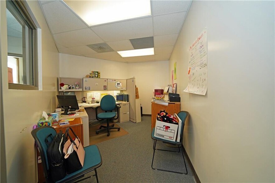 More Photos Of 226 Colonial Dr, Horseheads Office For Sale