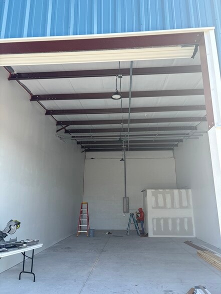 More Photos Of 14050 N Florida Ave, Tampa Unknown For Lease