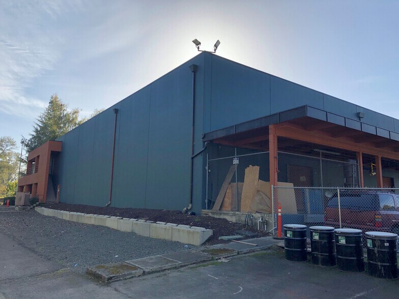 More Photos Of 18700 Southcenter Pky, Tukwila Warehouse For Lease