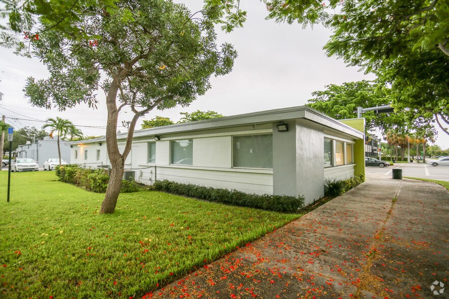More Photos Of 17100 NE 19th Ave, North Miami Beach Medical For Sale