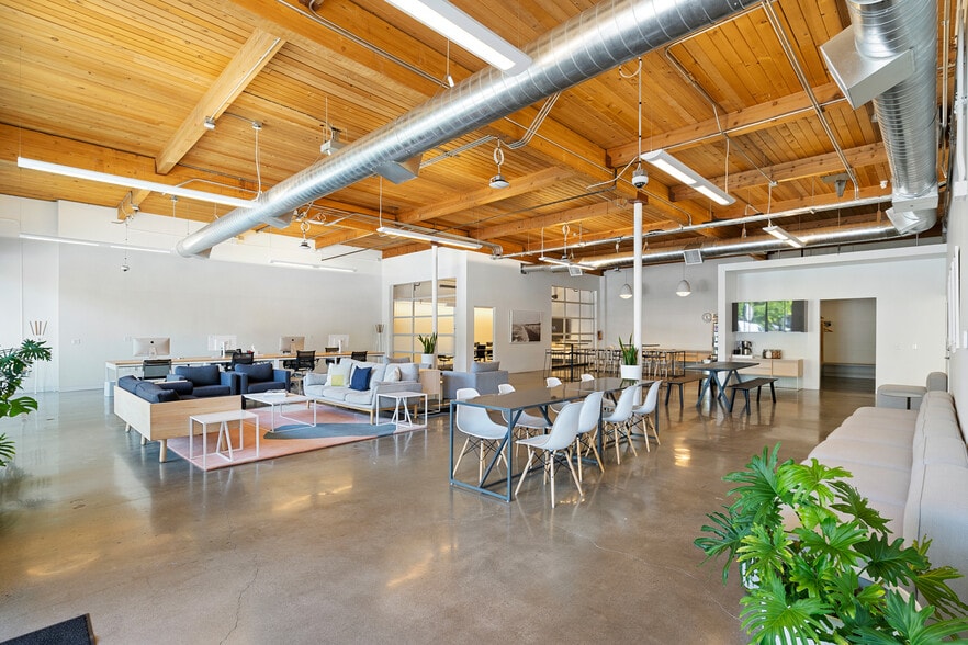 More Photos Of 2705-2717 SE Ankeny St, Portland Loft Creative Space For Sale