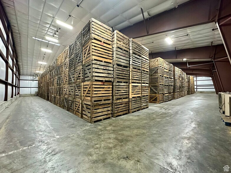 More Photos Of 848 S 2000 W, Syracuse Unknown For Lease