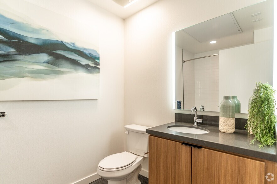 More Photos Of 500 W Broadway, Long Beach Apartments For Lease