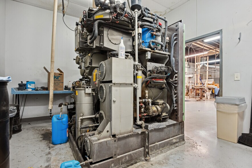 More Photos Of 4314 Henderson Dr, Jacksonville Freestanding For Sale