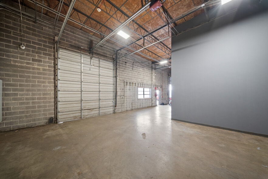More Photos Of 3001 E End Ave, Chicago Heights Warehouse For Sale