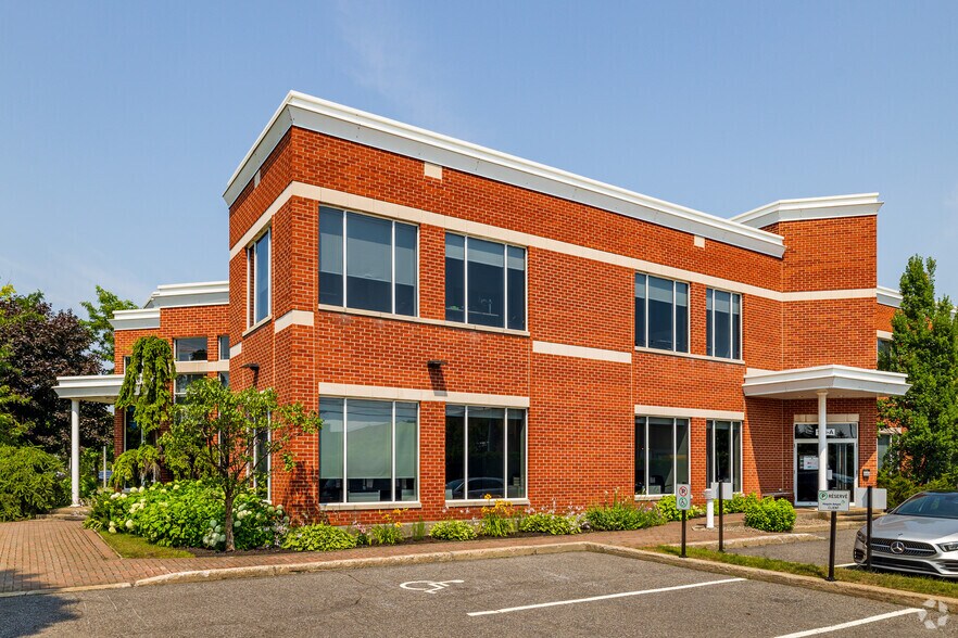 More Photos Of 184 Rue De Normandie, Boucherville Office For Lease