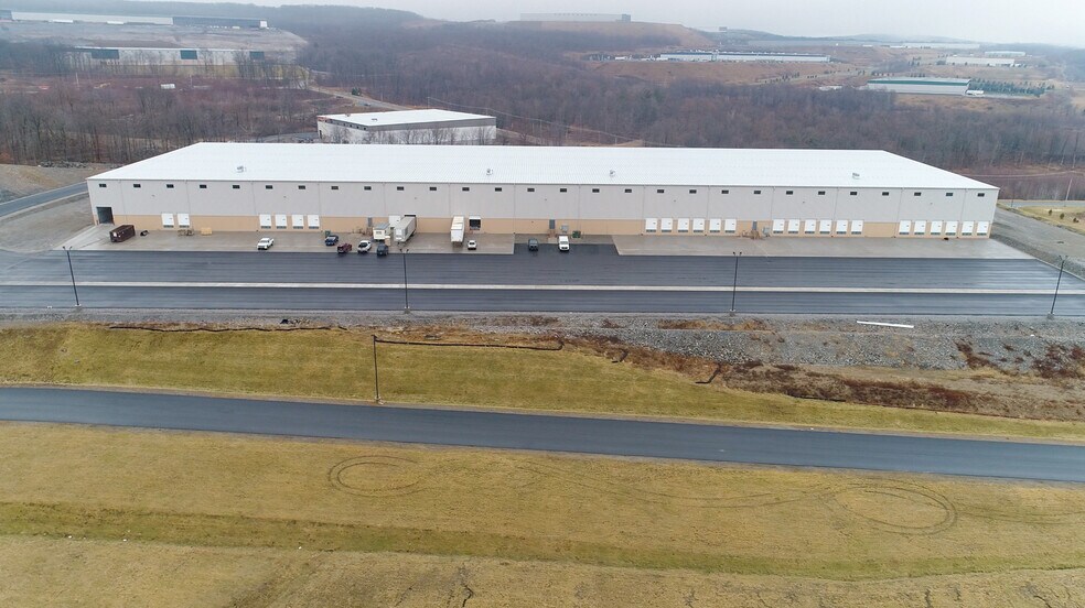 More Photos Of 438-442 Research Dr, Pittston Distribution For Lease