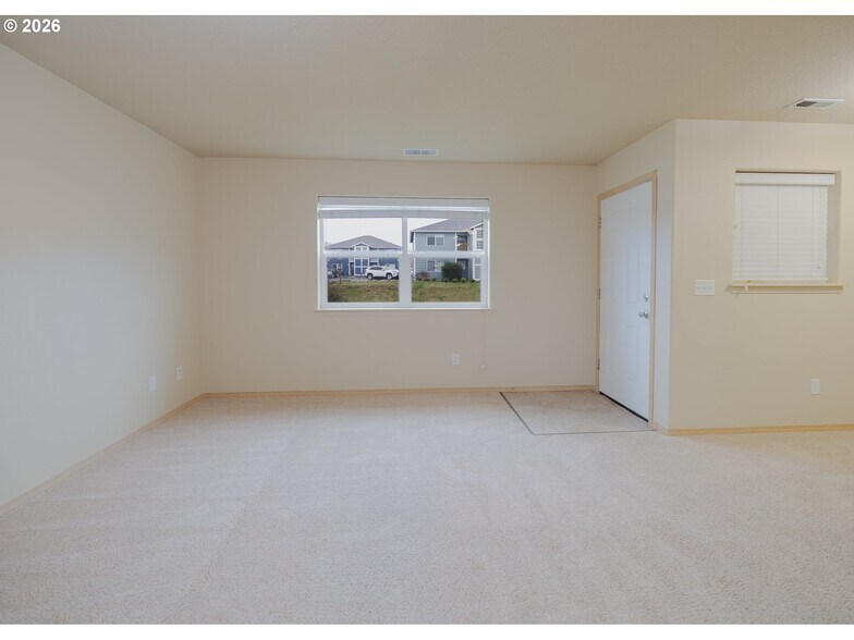 More Photos Of 2037 SE Huckleberry Ave, Warrenton Apartments For Sale