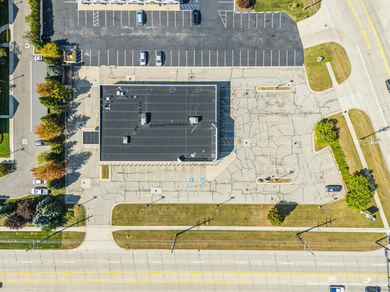 More Photos Of 36485 Garfield Rd, Clinton Township General Retail For Sale