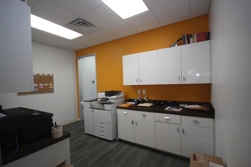 More Photos Of 1609 W Arlington Blvd, Greenville Medical For Lease
