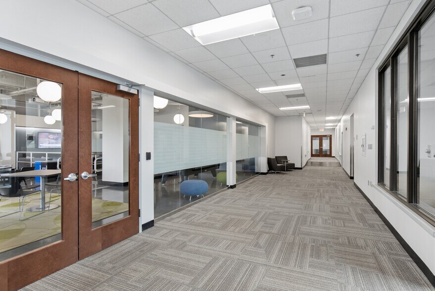 More Photos Of 85 Crystal Run Rd, Middletown Office For Lease