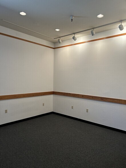 More Photos Of 1660-1690 San Pablo Ave, Pinole Medical For Lease