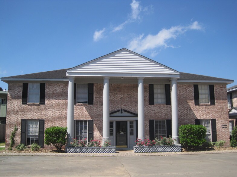 More Photos Of 2006 Thompson Rd, Richmond Office For Lease