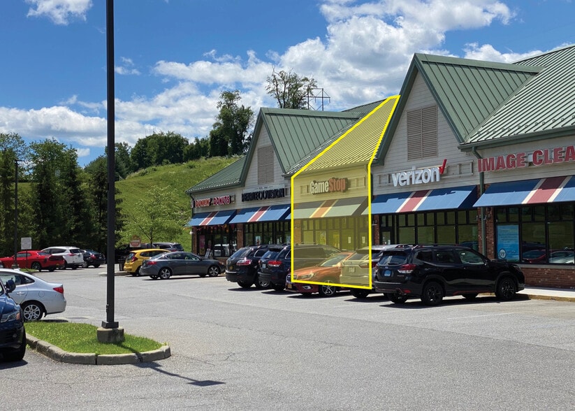 More Photos Of 100 Independent Way, Brewster Village Freestanding For Lease