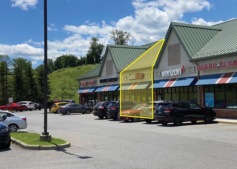 More Photos Of 100 Independent Way, Brewster Village Freestanding For Lease