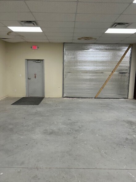 More Photos Of 8503 Lava Hill Rd, Austin Warehouse For Lease