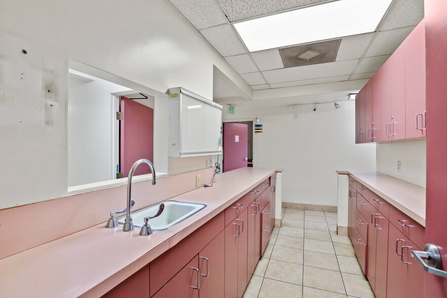 More Photos Of 6347 Pacific Blvd, Huntington Park Storefront Retail Office For Lease