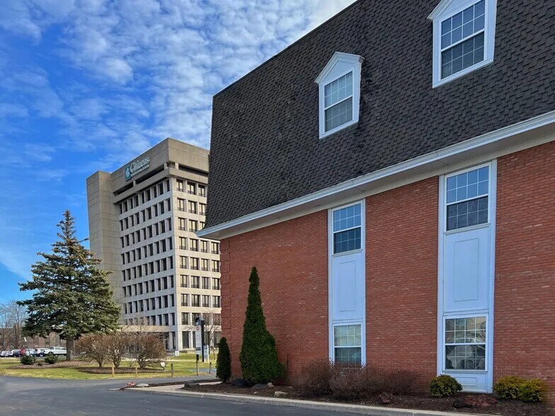More Photos Of 3131 Executive Pky, Toledo Office For Sale