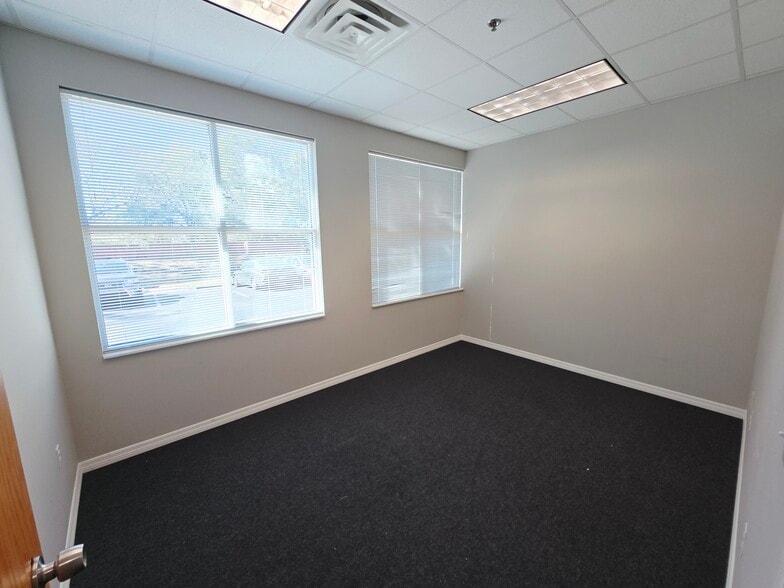 More Photos Of 1277 N Semoran Blvd, Orlando Office For Lease