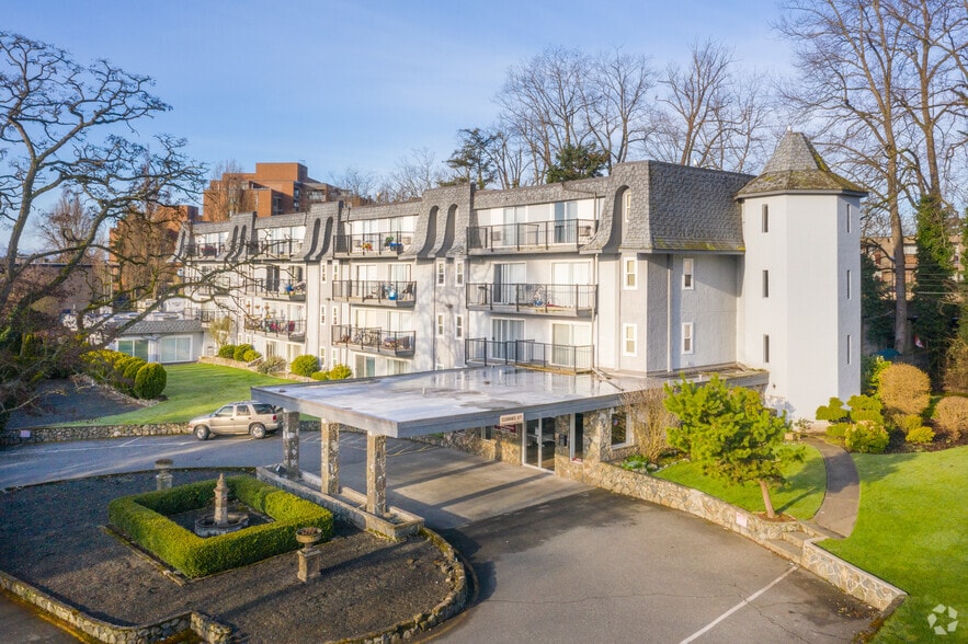 Primary Photo Of 133 Gorge Rd E, Victoria Hotel For Lease