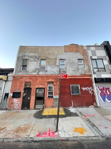 More Photos Of 1675 E New York Ave, Brooklyn Warehouse For Sale