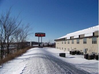 More Photos Of 625 Commerce Dr, Hudson Flex For Lease