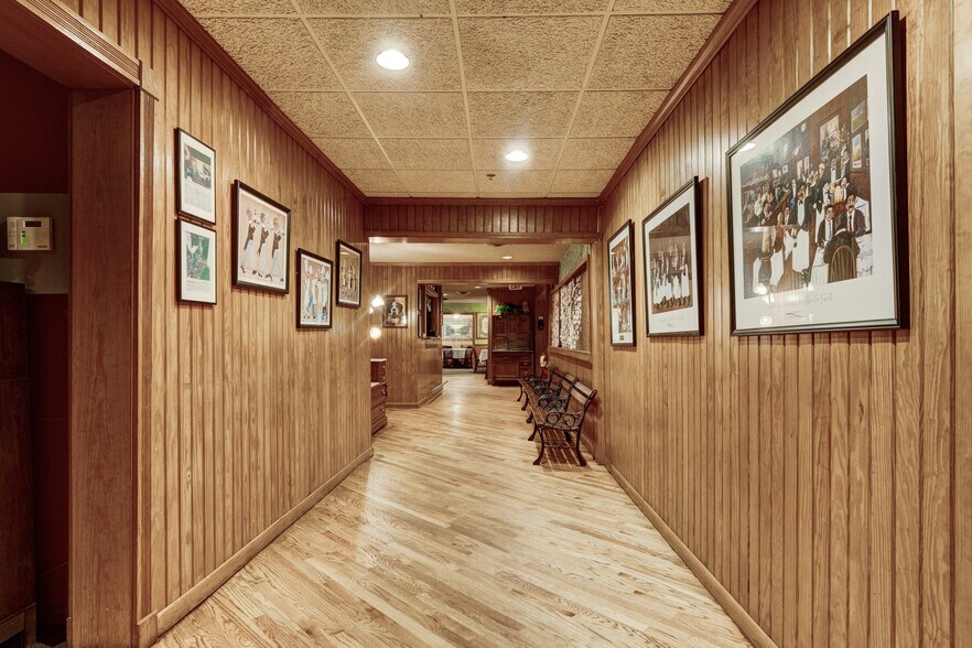 More Photos Of 1702 Park Hill Dr, Gainesville Restaurant For Sale