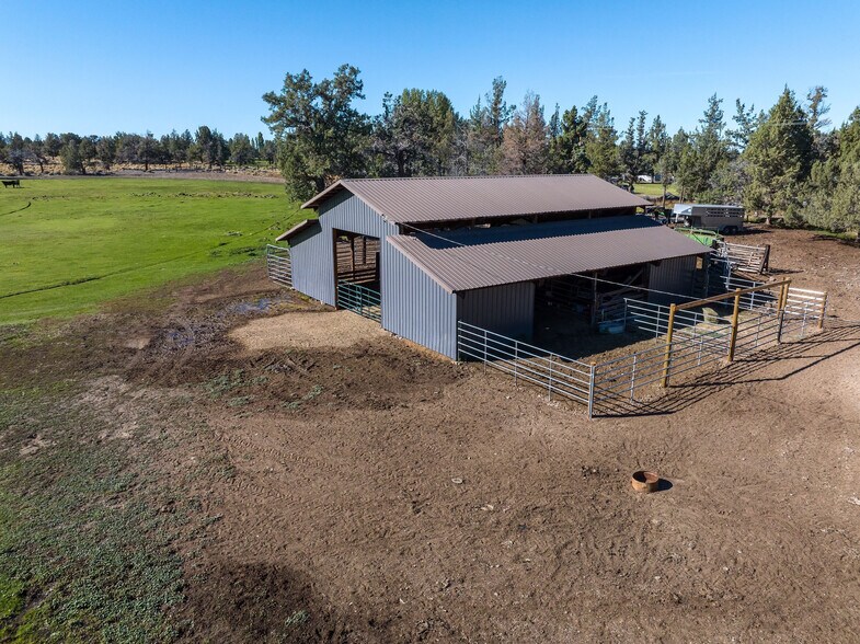 More Photos Of 61212 Obernolte Rd, Bend Specialty For Sale