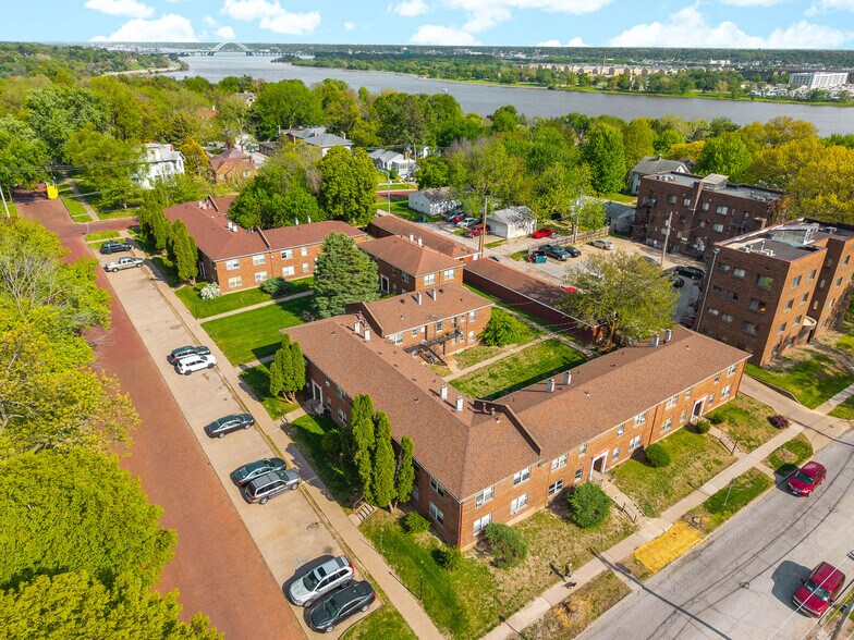 Primary Photo Of 1203 E 11th St, Davenport Apartments For Sale