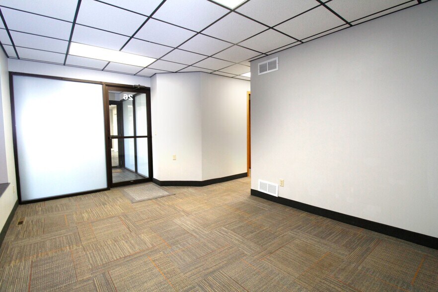 More Photos Of 20 S 32nd Ave S, Saint Cloud Office For Sale