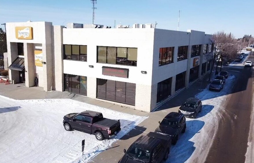 More Photos Of 4901-4911 50 St, Lloydminster Office For Lease