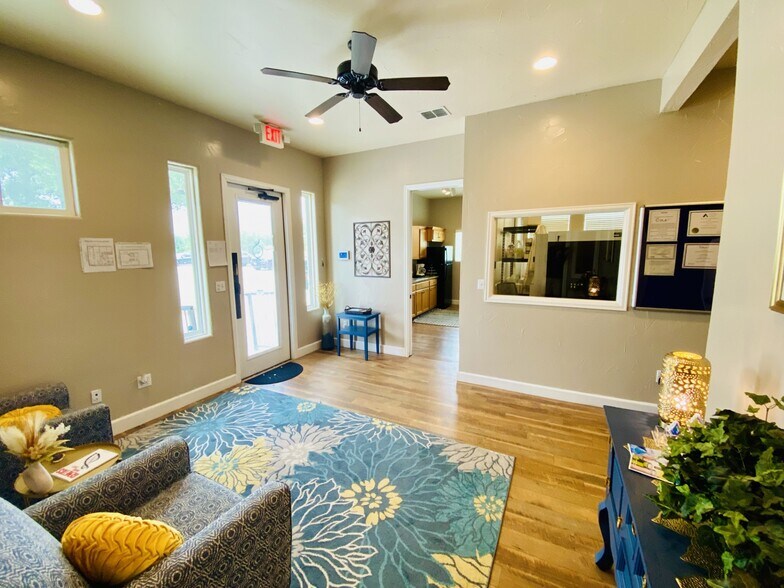 More Photos Of 910 Gruene Rd, New Braunfels Medical For Lease
