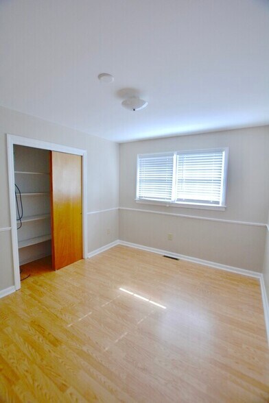 More Photos Of 1752 Jessamine Rd, Charleston Coworking Space